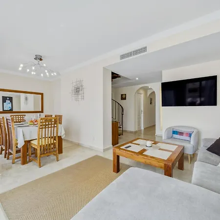 Spacious Penthouse In Elviria With 4 Pools And Large Terrace