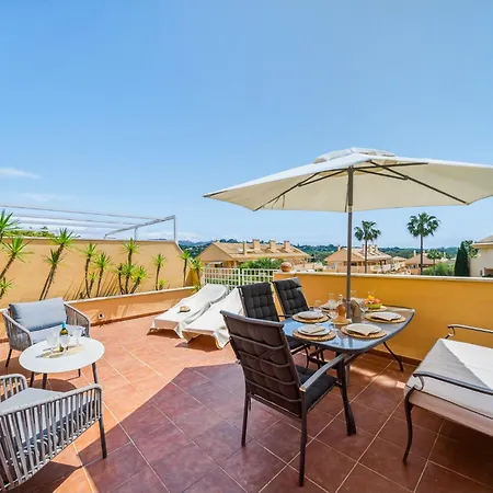 Spacious Penthouse In Elviria With 4 Pools And Large Terrace Appartement *