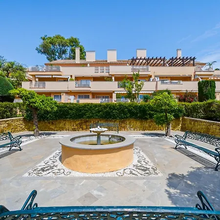 Appartement Spacious Penthouse In Elviria With 4 Pools And Large Terrace Marbellac